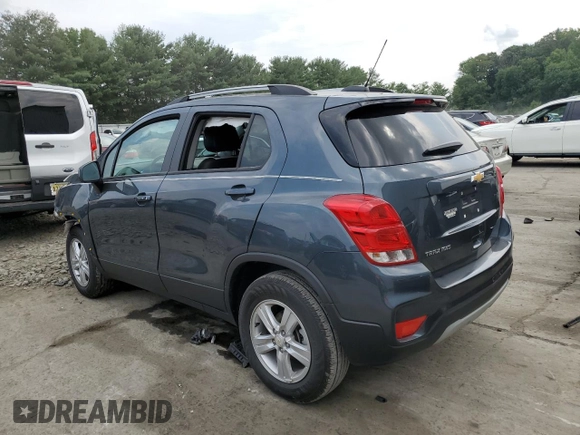 2022 Chevrolet Trax LT with VIN KL7CJPSM3NB540129, listed as a Copart auction lot 63597584 with 32,087 mi miles and Salvage title. Bid and sale history available at DreamBid. Image 2.
