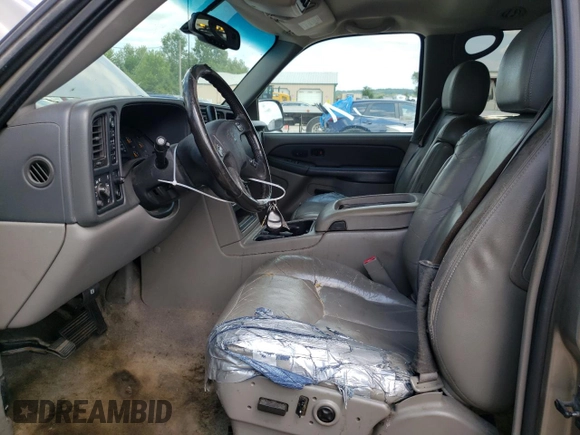 2003 Chevrolet Suburban Z71 with VIN 3GNFK16Z33G268595, listed as a Copart auction lot 66014724 with 297,782 mi miles and Salvage Title. Bid and sale history available at carsss.com. Image 7.