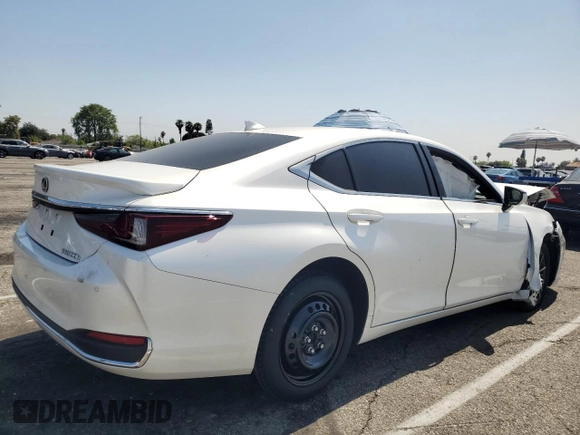 2024 Lexus ES 300h with VIN 58ADA1C10RU040064, listed as a Copart auction lot 58858825 with 8,021 mi miles and Salvage title. Bid and sale history available at DreamBid. Image 3.