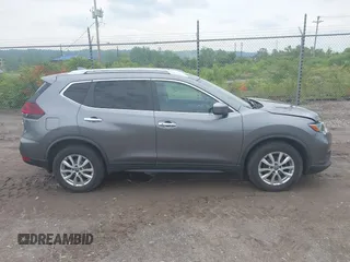2019 Nissan Rogue SV с VIN KNMAT2MT7KP560345, выставлен на аукционе IAAI как лот 42435122 с пробегом 60 595 миль миль и . История ставок и продаж доступна на DreamBid. Изображение 13.