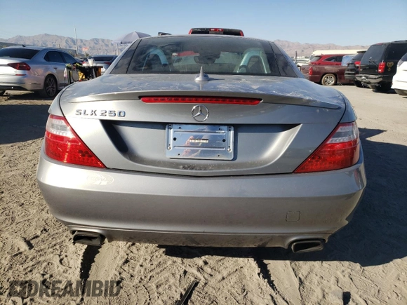 2014 Mercedes-Benz SLK 250 z VIN WDDPK4HA7EF088102, wystawiony jako Copart lot #76027444 z przebiegiem 73 913 mil mil oraz Szkoda całkowita • Salvage title. Historia ofert i sprzedaży dostępna na DreamBid. Obrazek 6.