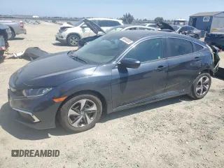 2020 Honda Civic LX z VIN 19XFC2F6XLE203806, wystawiony jako Copart lot #56045385 z przebiegiem 32 965 mil mil oraz Szkoda całkowita • Salvage title. Historia ofert i sprzedaży dostępna na DreamBid. Obrazek 1.
