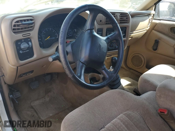 2001 Chevrolet S-10 LS with VIN 1GCCS19531K129710, listed as a Copart auction lot 69585404 with 163,904 mi miles and Salvage Title. Bid and sale history available at DreamBid. Image 8.
