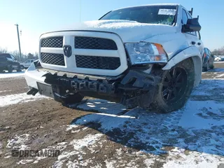 2014 Ram 1500 Express z VIN 1C6RR7KT5ES225661, wystawiony jako IAAI lot #41363288 z przebiegiem 147 841 mil mil oraz . Historia ofert i sprzedaży dostępna na DreamBid. Obrazek 6.