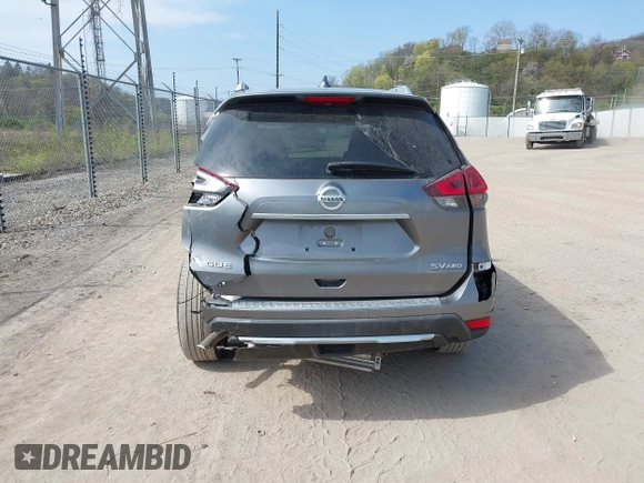 2018 Nissan Rogue SV z VIN KNMAT2MV7JP557753, wystawiony jako IAAI lot #41999721 z przebiegiem 45 130 mil mil oraz . Historia ofert i sprzedaży dostępna na DreamBid. Obrazek 17.