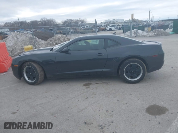 2012 Chevrolet Camaro 2LS z VIN 2G1FA1E34C9163205, wystawiony jako IAAI lot #41395889 z przebiegiem 40 765 mil mil oraz . Historia ofert i sprzedaży dostępna na DreamBid. Obrazek 14.
