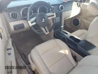 2007 Ford Mustang Deluxe z VIN 1ZVFT84N975296099, wystawiony jako Copart lot #58169845 z przebiegiem 108 251 mil mil oraz Szkoda całkowita • Salvage title. Historia ofert i sprzedaży dostępna na DreamBid. Obrazek 8.
