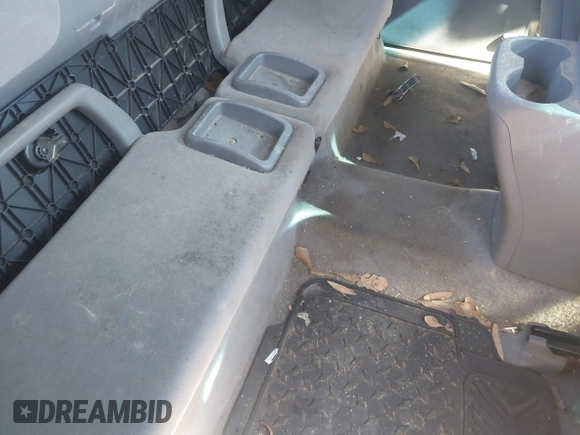 2007 Toyota Tacoma PreRunner z VIN 5TETU62N47Z425048, wystawiony jako IAAI lot #41592137 z przebiegiem 246 023 mil mil oraz . Historia ofert i sprzedaży dostępna na DreamBid. Obrazek 8.