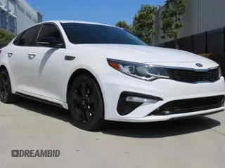 2020 Kia Optima LX z VIN 5XXGT4L36LG405415, wystawiony jako Copart lot #62539815 z przebiegiem 30 304 mil mil oraz Czysty tytuł • Clean title. Historia ofert i sprzedaży dostępna na DreamBid. Obrazek 1.