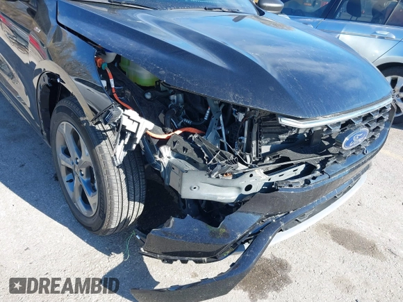 2024 Ford Escape ST-Line with VIN 1FMCU0MZ9RUA20923, listed as a IAAI auction lot 40926247 with 3,693 mi miles and . Bid and sale history available at DreamBid. Image 6.