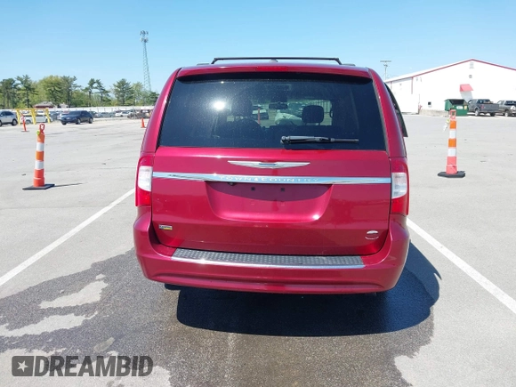 2014 Chrysler Town & Country Touring z VIN 2C4RC1BG7ER433956, wystawiony jako IAAI lot #42230097 z przebiegiem 107 737 mil mil oraz . Historia ofert i sprzedaży dostępna na DreamBid. Obrazek 16.