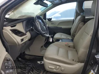 2020 Toyota Sienna XLE z VIN 5TDDZ3DC0LS242575, wystawiony jako Copart lot #54747655 z przebiegiem Nie podano mil oraz Szkoda całkowita • Salvage title. Historia ofert i sprzedaży dostępna na DreamBid. Obrazek 7.