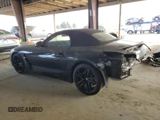 2025 BMW Z4 sDriveM40i with VIN WBAHF9C05SWY43531, listed as a Copart auction lot 46370325 with 1,943 mi miles and Salvage Title. Bid and sale history available at carsss.com. Image 2.