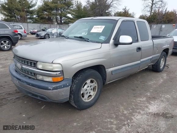 2001 Chevrolet Silverado 1500 LT with VIN 2GCEC19T711249322, listed as a IAAI auction lot 41556311 with 200,237 mi miles. Bid and sale history available at carsss.com. Image 2.