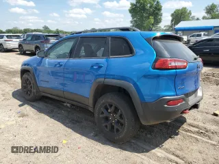 2018 Jeep Cherokee Trailhawk z VIN 1C4PJMBX0JD562021, wystawiony jako Copart lot #59136885 z przebiegiem 122 792 mil mil oraz Szkoda całkowita • Salvage title. Historia ofert i sprzedaży dostępna na DreamBid. Obrazek 2.