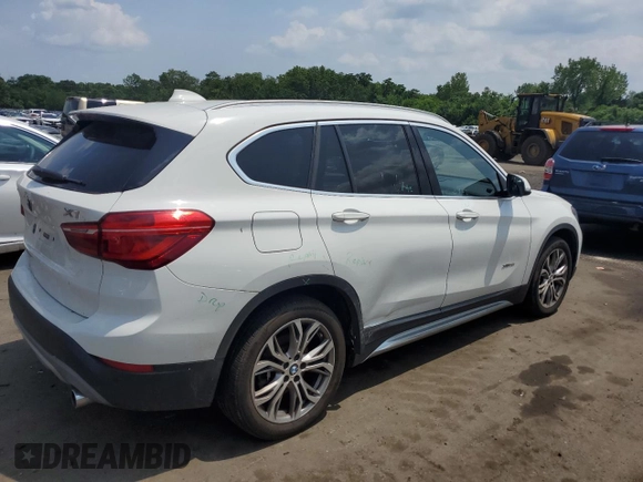 2017 BMW X1 xDrive28i with VIN WBXHT3Z3XH4A55624, listed as a Copart auction lot 59773545 with 140,251 mi miles and Salvage title. Bid and sale history available at DreamBid. Image 3.