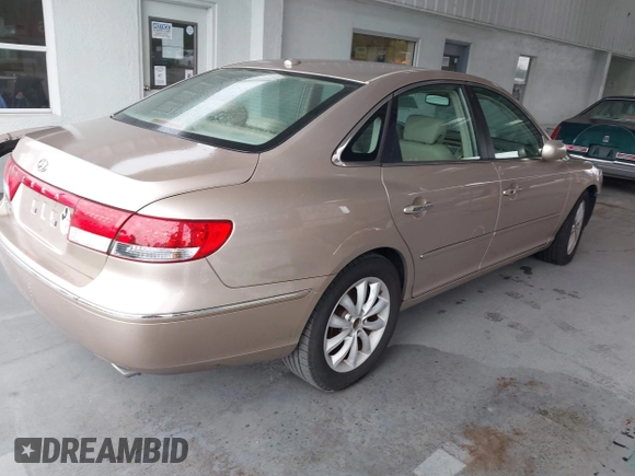 2007 Hyundai Azera SE with VIN KMHFC46F07A236118, listed as a IAAI auction lot 42717090 with 138,531 mi miles and . Bid and sale history available at DreamBid. Image 4.