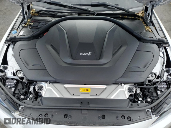 2024 BMW i4 eDrive35 z VIN WBY43AW00RFT22457, wystawiony jako Copart lot #53167205 z przebiegiem 3329 mil mil oraz Szkody całkowita. Historia ofert i sprzedaży dostępna na DreamBid. Obrazek 11.