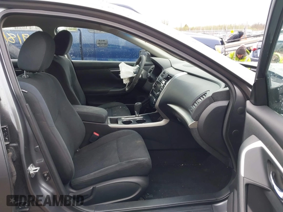 2015 Nissan Altima 2.5 S with VIN 1N4AL3AP4FC145273, listed as a IAAI auction lot 41918180 with 136,239 mi miles. Bid and sale history available at carsss.com. Image 5.