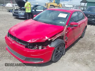 2014 Volkswagen Jetta Sedan SE w/Connectivity/Sunroof PZEV with VIN 3VWD17AJ1EM444066, listed as a IAAI auction lot 42030027 with 109,598 mi miles. Bid and sale history available at carsss.com. Image 6.