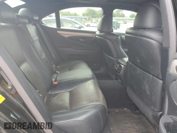 2013 Lexus LS 460 z VIN JTHCL5EF0D5019587, wystawiony jako Copart lot #56037955 z przebiegiem 139 382 mil mil oraz Szkoda całkowita • Salvage title. Historia ofert i sprzedaży dostępna na DreamBid. Obrazek 10.
