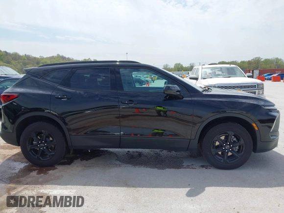 2023 Chevrolet Blazer LT z VIN 3GNKBCR49PS185542, wystawiony jako IAAI lot #41975537 z przebiegiem 24 129 mil mil oraz . Historia ofert i sprzedaży dostępna na DreamBid. Obrazek 13.
