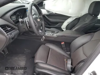 2024 Cadillac CT5 Sport z VIN 1G6DP5RK8R0130218, wystawiony jako Copart lot #45973105 z przebiegiem 6 878 mil mil oraz Szkoda całkowita • Salvage title. Historia ofert i sprzedaży dostępna na DreamBid. Obrazek 7.