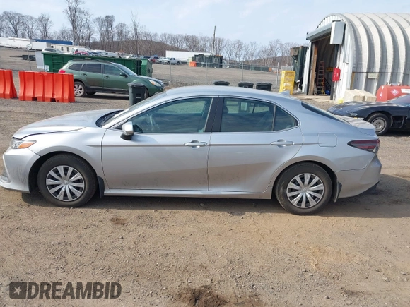 2022 Toyota Camry Hybrid LE with VIN 4T1C31AK9NU595842, listed as a IAAI auction lot 41764564 with 33,783 mi miles. Bid and sale history available at carsss.com. Image 14.