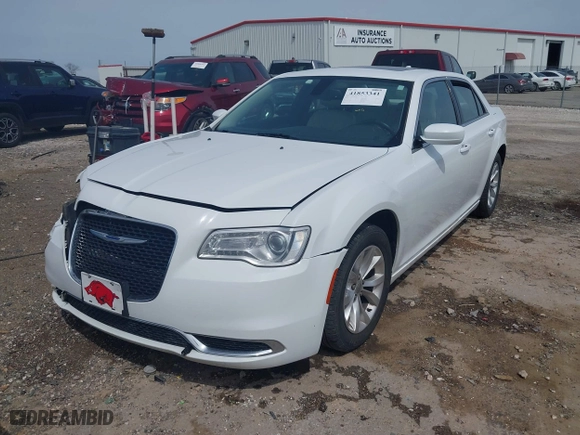 2016 Chrysler 300 Limited with VIN 2C3CCAAG7GH197829, listed as a IAAI auction lot 41853341 with 220,662 mi miles. Bid and sale history available at carsss.com. Image 18.