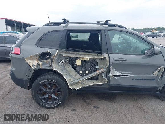 2019 Jeep Cherokee Latitude с VIN 1C4PJMCX3KD448868, выставлен на аукционе IAAI как лот 42372229 с пробегом 51 921 миль миль и . История ставок и продаж доступна на DreamBid. Изображение 6.