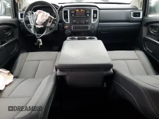 2017 Nissan Titan SV z VIN 1N6AA1EJ1HN559884, wystawiony jako Copart lot #55833245 z przebiegiem 125 222 mil mil oraz Szkoda całkowita • Salvage title. Historia ofert i sprzedaży dostępna na DreamBid. Obrazek 8.