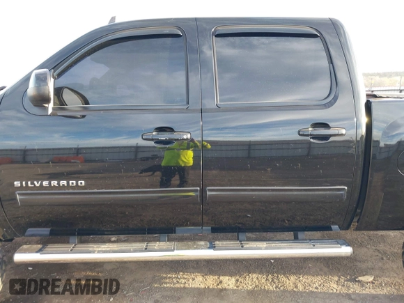 2013 Chevrolet Silverado 1500 LT with VIN 3GCPKSE78DG104750, listed as a IAAI auction lot 41815590 with 188,800 mi miles. Bid and sale history available at carsss.com. Image 14.
