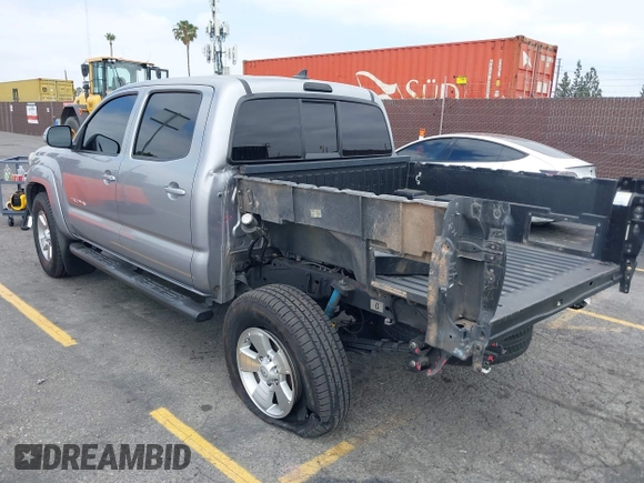2014 Toyota Tacoma PreRunner z VIN 3TMJU4GNXEM164121, wystawiony jako IAAI lot #42568581 z przebiegiem 201 316 mil mil oraz . Historia ofert i sprzedaży dostępna na DreamBid. Obrazek 3.
