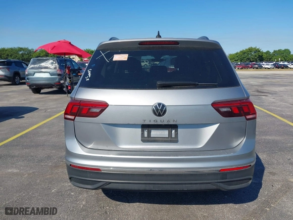 2024 Volkswagen Tiguan S with VIN 3VVRB7AX6RM030444, listed as a IAAI auction lot 41757576 with 41,717 mi miles. Bid and sale history available at carsss.com. Image 15.