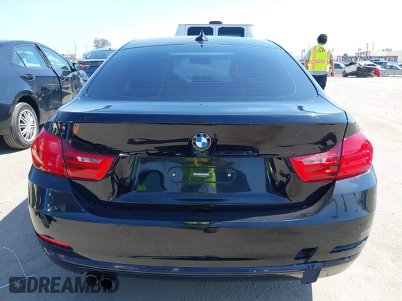 2016 BMW 4 Series 428i xDrive z VIN WBA4C9C58GG141210, wystawiony jako IAAI lot #42218036 z przebiegiem 88 864 mil mil oraz . Historia ofert i sprzedaży dostępna na DreamBid. Obrazek 16.