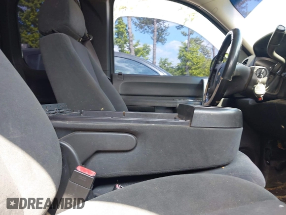 2009 Chevrolet Silverado 1500 LT with VIN 1GCEK29069Z184609, listed as a IAAI auction lot 42139639 with 223,536 mi miles and . Bid and sale history available at DreamBid. Image 5.