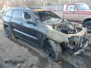 2019 Jeep Grand Cherokee Upland with VIN 1C4RJFAG2KC596023, listed as a Copart auction lot 82231794 with 0 mi miles and Salvage Title. Bid and sale history available at carsss.com. Image 4.