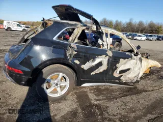 2024 Audi Q5 Premium with VIN WA1ABAFY9R2042891, listed as a Copart auction lot 83372754 with 0 mi miles and Salvage Title. Bid and sale history available at carsss.com. Image 3.