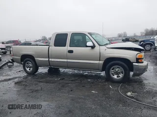 2000 GMC New Sierra 1500 SL with VIN 2GTEC19V9Y1313002, listed as a IAAI auction lot 41440458 with 367,281 mi miles. Bid and sale history available at carsss.com. Image 13.