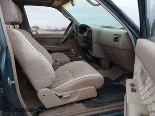 1994 Toyota 4Runner SR5 with VIN JT3VN39WXR8068518, listed as a IAAI auction lot 41902368 with 120,679 mi miles. Bid and sale history available at carsss.com. Image 5.