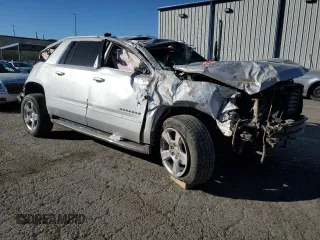 2017 Chevrolet Suburban Premier z VIN 1GNSKJKC3HR126366, wystawiony jako Copart lot #42008635 z przebiegiem Nie podano mil oraz Szkoda całkowita • Salvage title. Historia ofert i sprzedaży dostępna na DreamBid. Obrazek 4.