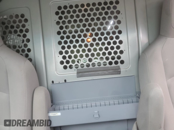 2013 Ford Econoline Cargo Commercial z VIN 1FTNE2EW7DDA53888, wystawiony jako Copart lot #58462125 z przebiegiem 137 664 mil mil oraz Szkoda całkowita • Salvage title. Historia ofert i sprzedaży dostępna na DreamBid. Obrazek 10.