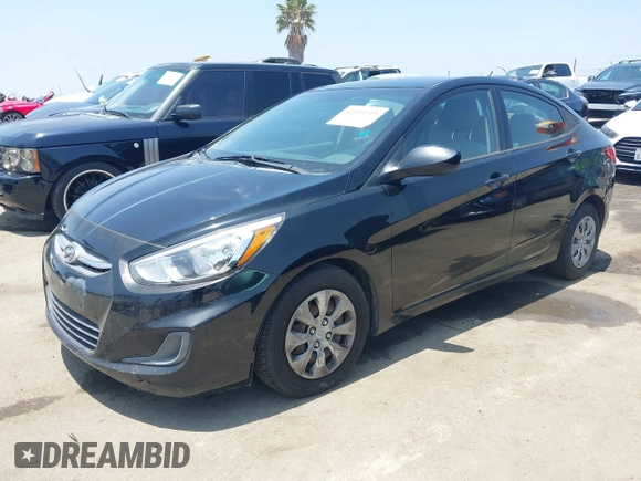 2017 Hyundai Accent SE z VIN KMHCT4AE4HU354755, wystawiony jako IAAI lot #42391519 z przebiegiem 106 998 mil mil oraz . Historia ofert i sprzedaży dostępna na DreamBid. Obrazek 2.