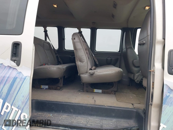 2006 Chevrolet Express Passenger с VIN 1GAHG39U261144232, выставлен на аукционе IAAI как лот 41606898 с пробегом 77 790 миль миль и . История ставок и продаж доступна на DreamBid. Изображение 8.