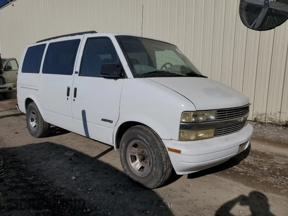 2002 Chevrolet Astro with VIN 1GNDM19X02B127681, listed as a Copart auction lot 80593644 with 182,431 mi miles and Clean Title. Bid and sale history available at carsss.com. Image 4.
