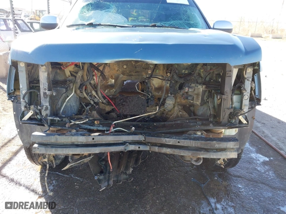 2008 Chevrolet Avalanche LS with VIN 3GNFK12308G226636, listed as a IAAI auction lot 41392242 with 276,774 mi miles. Bid and sale history available at carsss.com. Image 6.