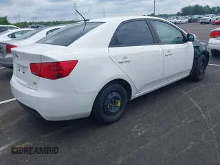 2010 Kia Forte EX z VIN KNAFU4A28A5824092, wystawiony jako IAAI lot #42233005 z przebiegiem 236 206 mil mil oraz . Historia ofert i sprzedaży dostępna na DreamBid. Obrazek 4.