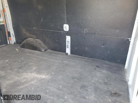 2019 Ford Transit z VIN 1FTYE2CM1KKB36255, wystawiony jako Copart lot #85185864 z przebiegiem 72 053 mil mil oraz Szkoda całkowita • Salvage title. Historia ofert i sprzedaży dostępna na DreamBid. Obrazek 10.