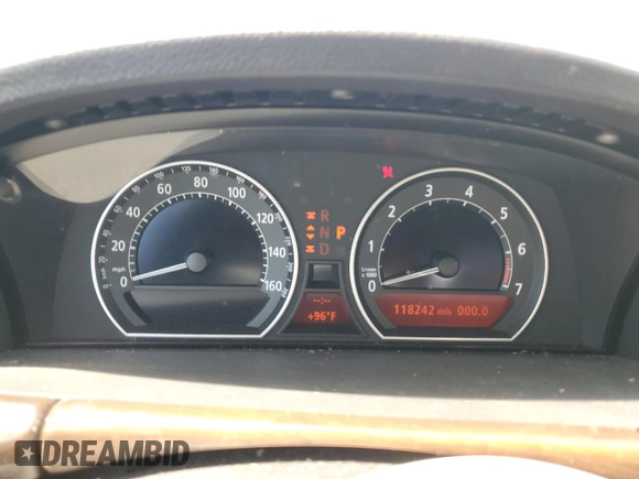 2007 BMW 7 Series 750i with VIN WBAHL83527DT09744, listed as a Copart auction lot 62309195 with 118,242 mi miles and Salvage title. Bid and sale history available at DreamBid. Image 9.