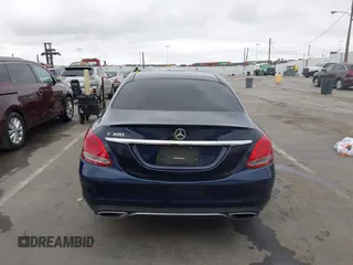 2017 Mercedes-Benz C 300 z VIN 55SWF4JB1HU217102, wystawiony jako IAAI lot #42194342 z przebiegiem 78 724 mil mil oraz . Historia ofert i sprzedaży dostępna na DreamBid. Obrazek 16.